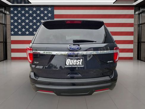 Used 2019 Ford Explorer XLT w/ Equipment Group 202A image 8