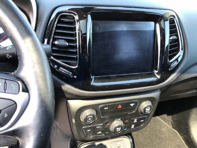 Used 2018 Jeep Compass Limited w/ Navigation Group AWD/4WD image 32