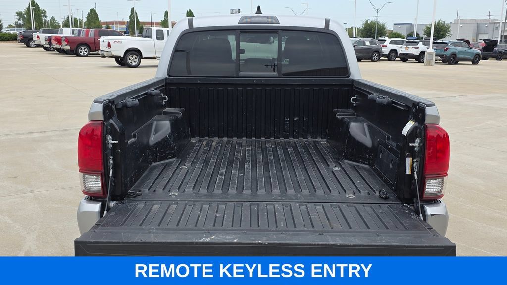 Used 2022 Toyota Tacoma SR AWD/4WD image 5