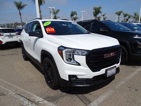 Used 2023 GMC Terrain SLT w/ Elevation Edition FWD image 5