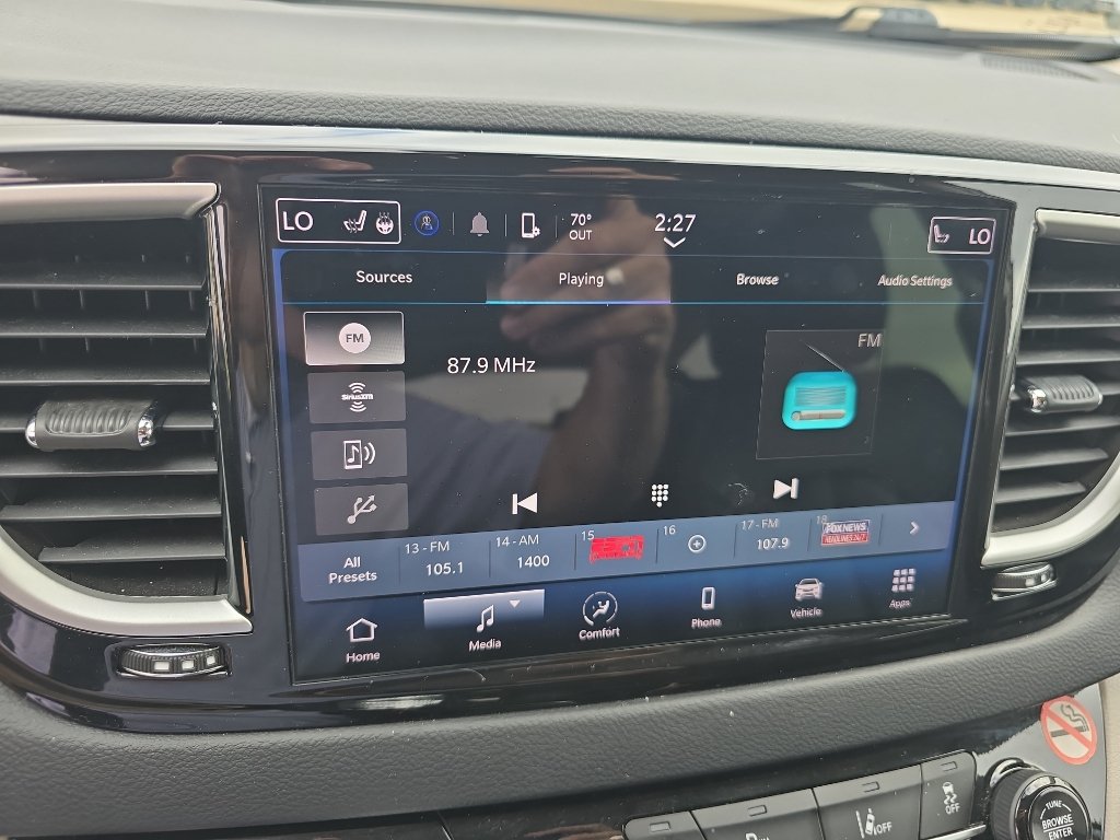 Used 2024 Chrysler Pacifica Touring-L FWD image 19