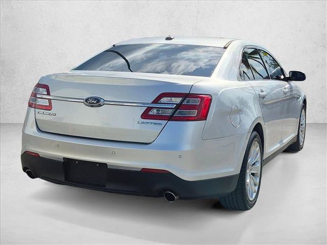 Used 2017 Ford Taurus Limited FWD image 5