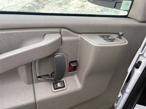 Used 2024 GMC Savana 2500 w/ Driver Convenience Package image 18