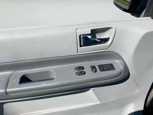 Used 2004 Ford Freestar Limited FWD image 21