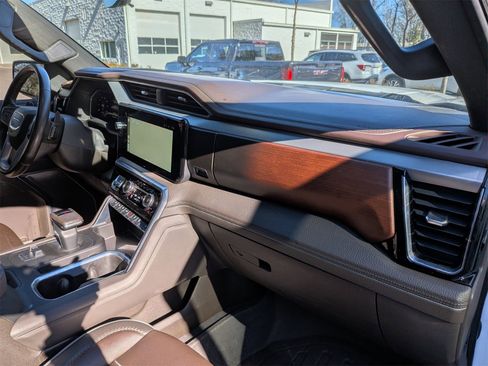 Used 2022 GMC Sierra 1500 Denali w/ Denali Reserve Package image 39