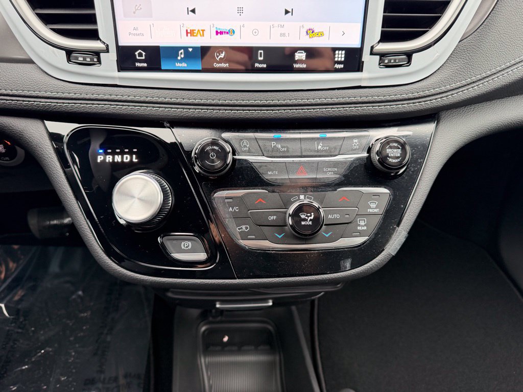 New 2026 Chrysler Pacifica Select FWD image 24