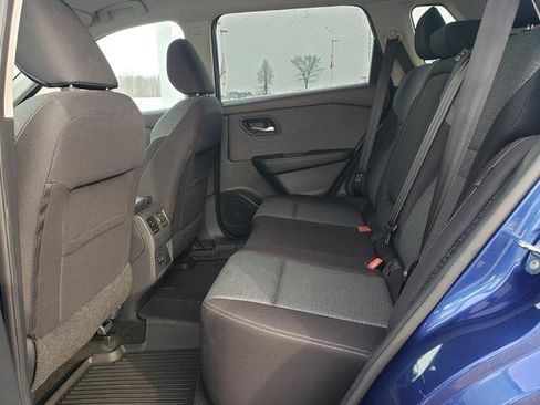 Used 2022 Nissan Rogue SV image 12