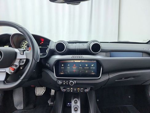 Used 2020 Ferrari Portofino image 22