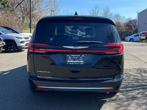 New 2026 Chrysler Pacifica Select FWD image 5