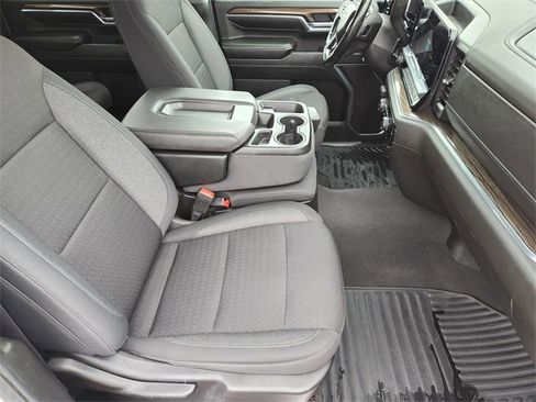 Used 2024 Chevrolet Silverado 2500 LT w/ Convenience Package image 10