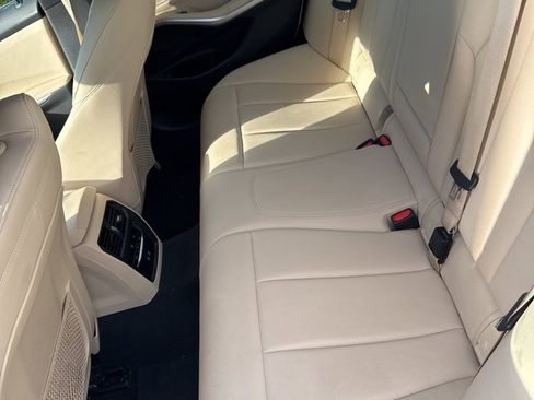 Used 2021 BMW 330i xDrive 330i xDrive w/ Convenience Package image 18