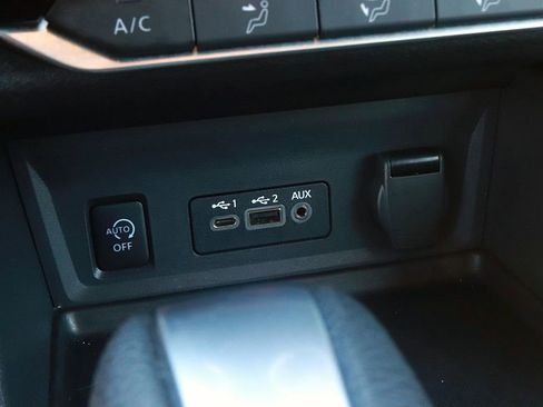 Used 2025 Nissan Sentra SV FWD image 19