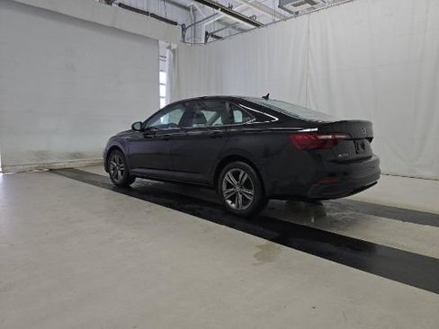 Used 2023 Volkswagen Jetta SE FWD image 5