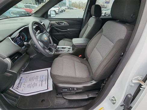 Used 2023 Chevrolet Traverse LT image 15