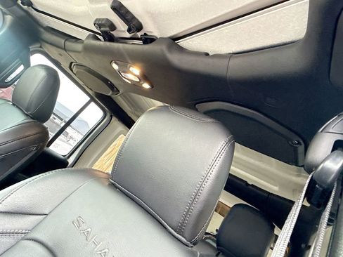 Used 2023 Jeep Wrangler Unlimited Sahara w/ Cold Weather Group image 20