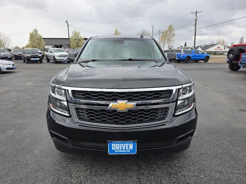 Used 2018 Chevrolet Suburban LT image 2