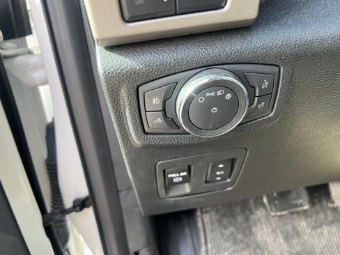 Used 2020 Ford F150 Lariat w/ Equipment Group 502A Luxury AWD/4WD image 16