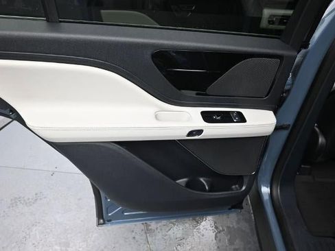 New 2026 Lincoln Aviator AWD image 28