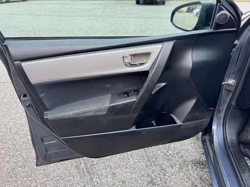 Used 2018 Toyota Corolla LE FWD image 9