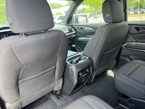 Used 2024 Chevrolet Traverse LT AWD/4WD image 17