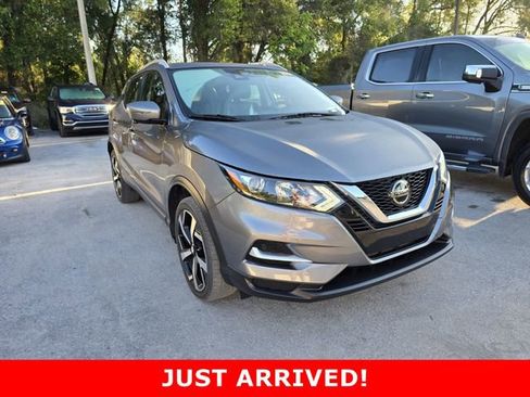 Used 2022 Nissan Rogue Sport SL FWD image 1
