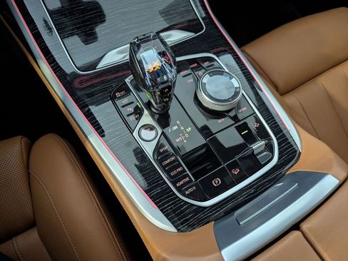 Used 2021 BMW X7 M50i AWD/4WD image 8