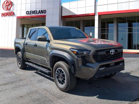 Used 2024 Toyota Tacoma TRD Off-Road AWD/4WD image 2