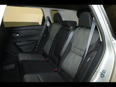 Used 2025 Nissan Rogue SV AWD/4WD image 28