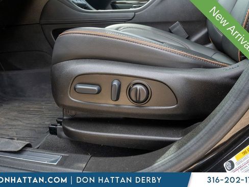 Used 2023 GMC Acadia AT4 w/ Technology Package image 18