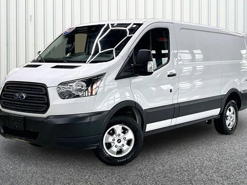 Used 2017 Ford Transit 250 130 Low Roof RWD image 3