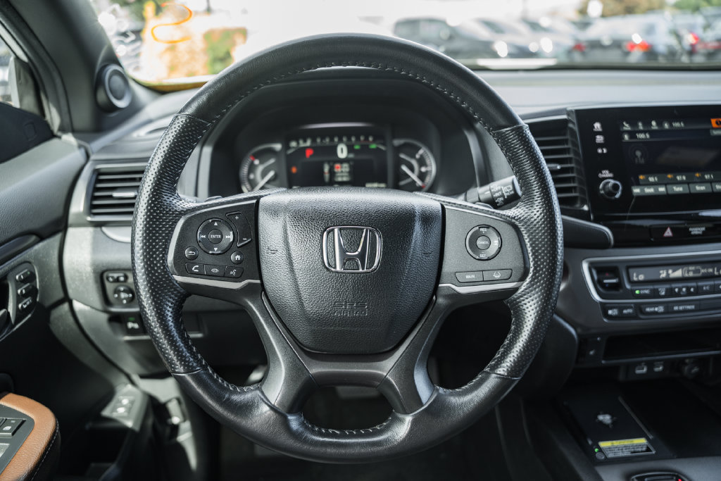 Certified 2025 Honda Passport EX-L image 32