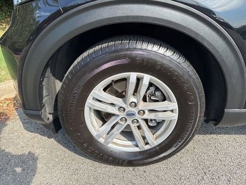 Used 2021 Ford Explorer XLT image 9