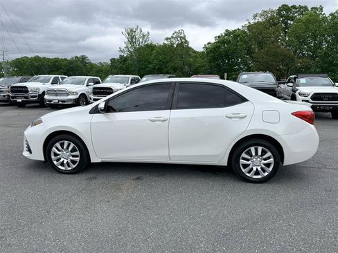 Used 2019 Toyota Corolla SE FWD image 8