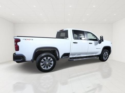 Used 2022 Chevrolet Silverado 2500 Custom w/ Gooseneck/5TH Wheel Package AWD/4WD image 6