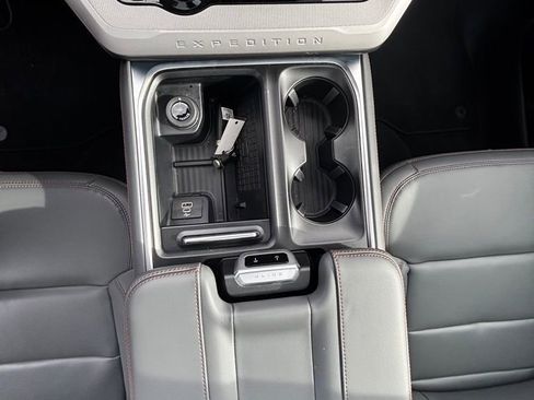 Used 2025 Ford Expedition Max Active image 12