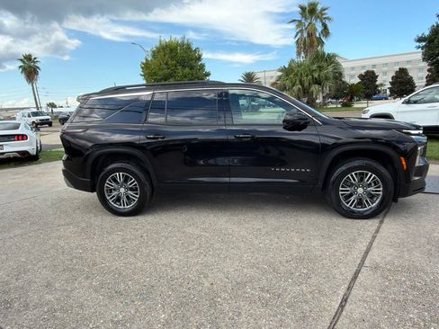 Used 2024 Chevrolet Traverse LT FWD image 4
