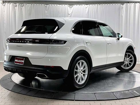 Used 2024 Porsche Cayenne image 10