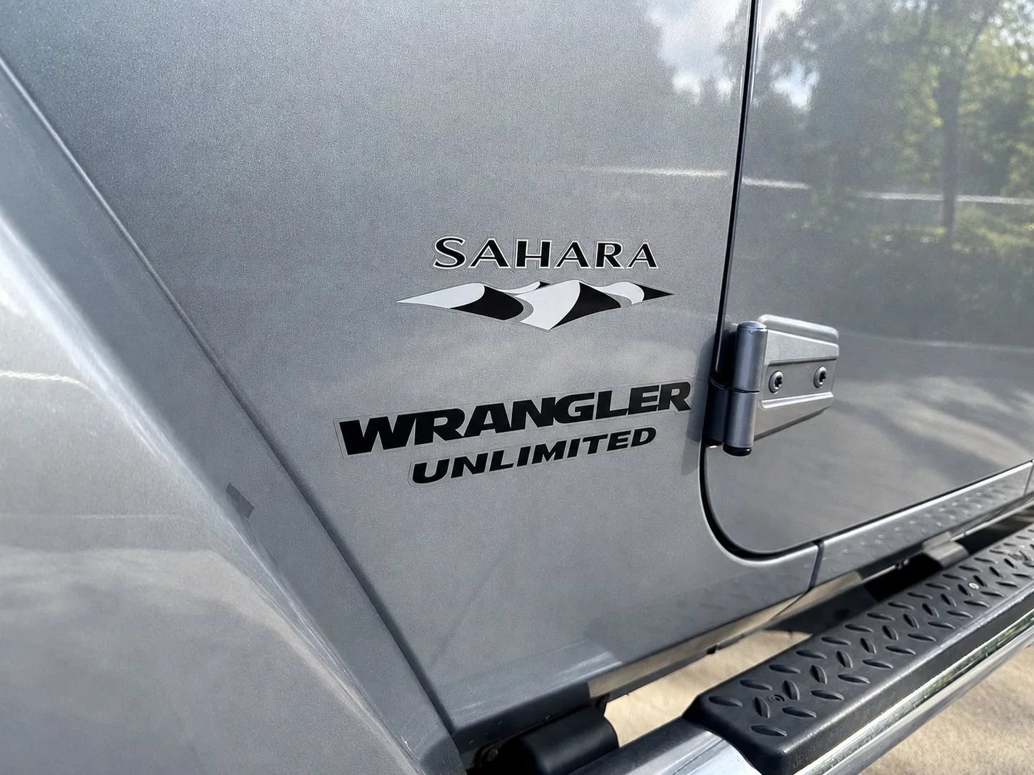 Used 2016 Jeep Wrangler Unlimited Sahara w/ Mopar Chrome Edition Group AWD/4WD image 6