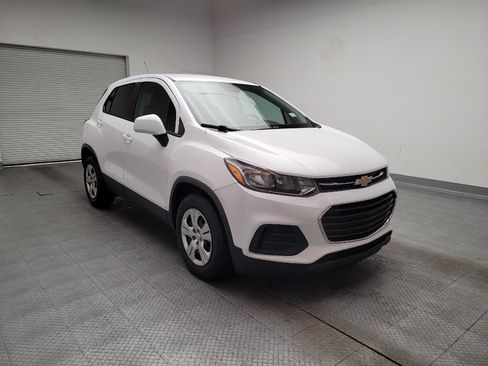 Used 2018 Chevrolet Trax LS FWD image 13