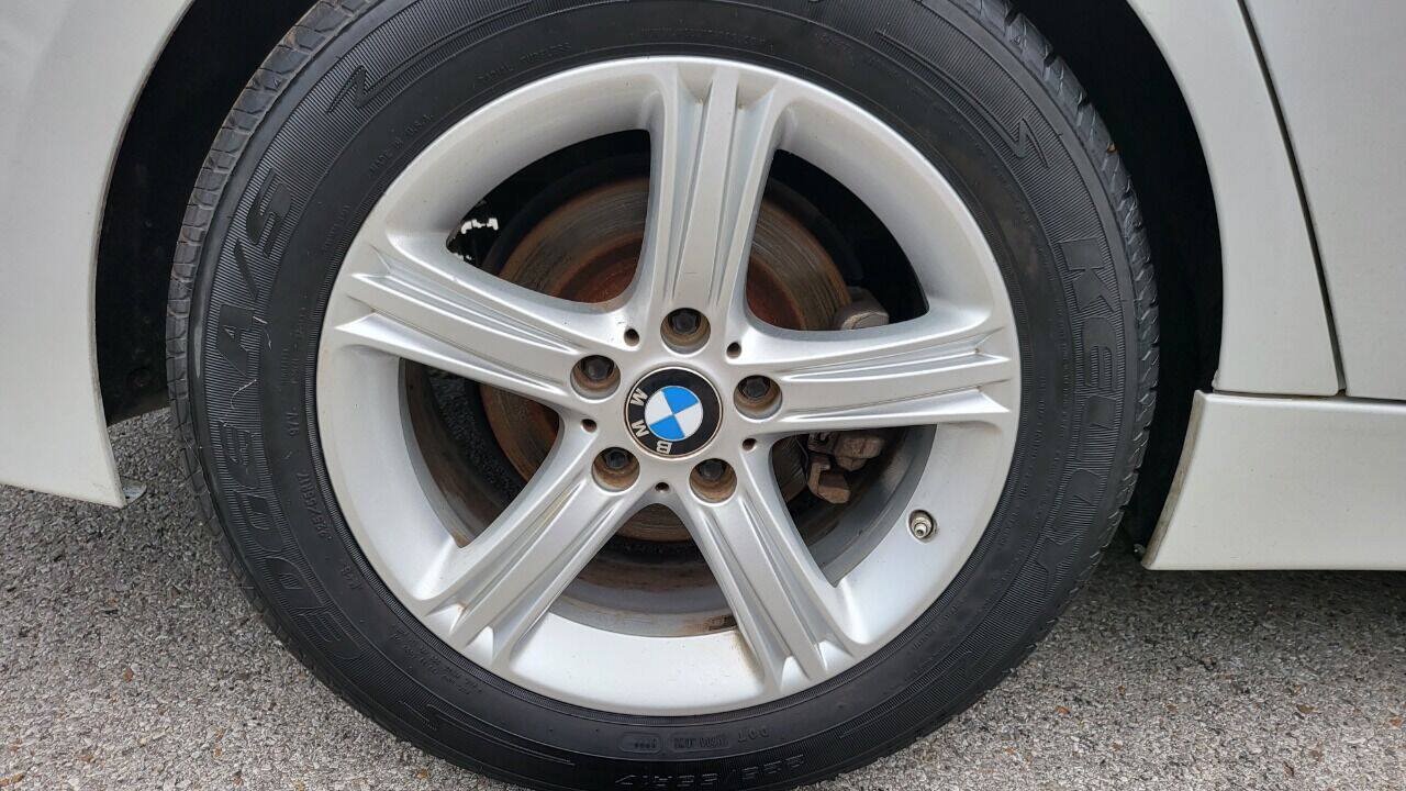 Used 2015 BMW 320i Sedan RWD image 36