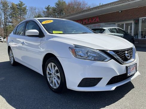 Used 2019 Nissan Sentra SV image 3
