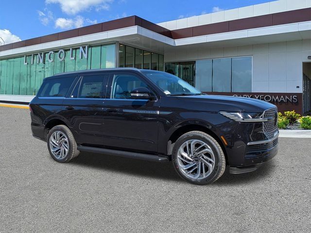 New 2026 Lincoln Navigator Premiere AWD/4WD image 2