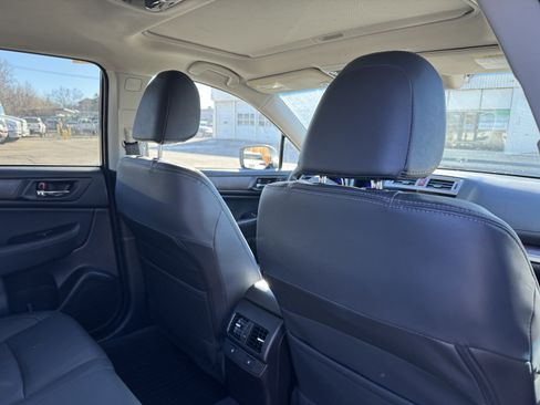 Used 2017 Subaru Outback 2.5i Limited image 18