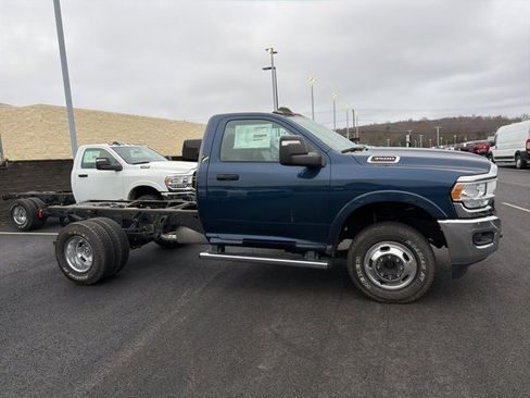 New 2024 RAM 3500 Tradesman image 2