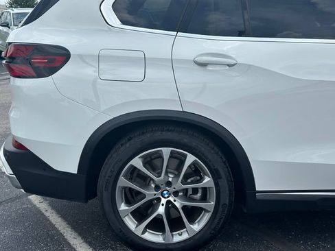 Used 2026 BMW X5 xDrive50e w/ Climate Comfort Package AWD/4WD image 9