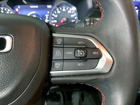 Used 2025 Jeep Compass Trailhawk AWD/4WD image 11