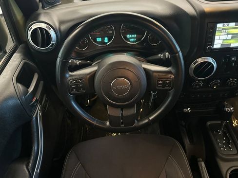 Used 2013 Jeep Wrangler Unlimited Sahara w/ Connectivity Group AWD/4WD image 14