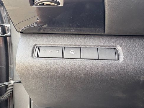 Used 2024 Nissan Pathfinder SV image 12