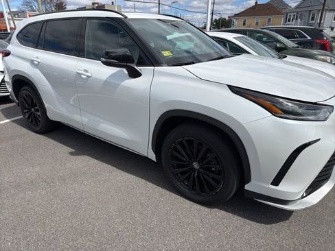 Used 2023 Toyota Highlander XSE image 5