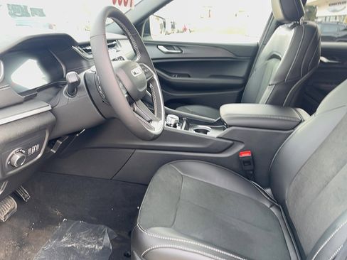 New 2025 Jeep Grand Cherokee L Altitude image 13